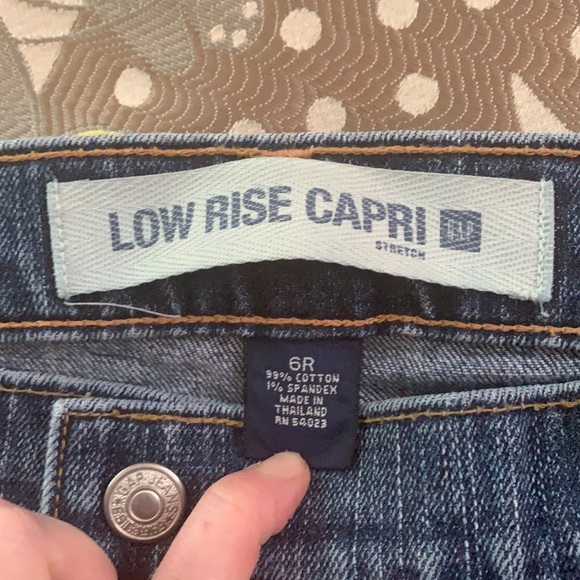 GAP brand Size 6R Jean Capris - Picture 10 of 11